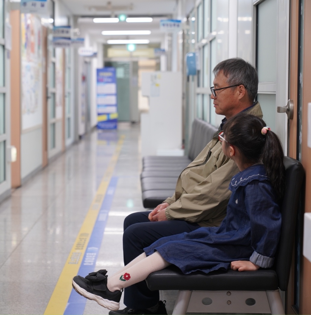 고향사랑기부금은 병원이 멀어서 치료를 미루는 일이 없도록, 골든타임을 거리 때문에 놓치지 않도록 보건의료원 건립에 맞춰 의료·재활 장비를 확보하는 데 사용됩니다.