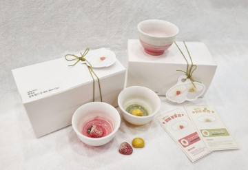 삼례 찻잔(딸기 잔 2개, 딸기 잔 1개+배 잔 1개) 