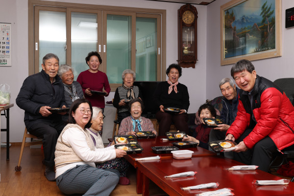 경로당 무상급식 지원 '동네 어르신 함께 한끼'