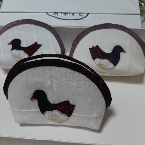 한산모시소재로 바느질한 검은머리물떼새 파우치